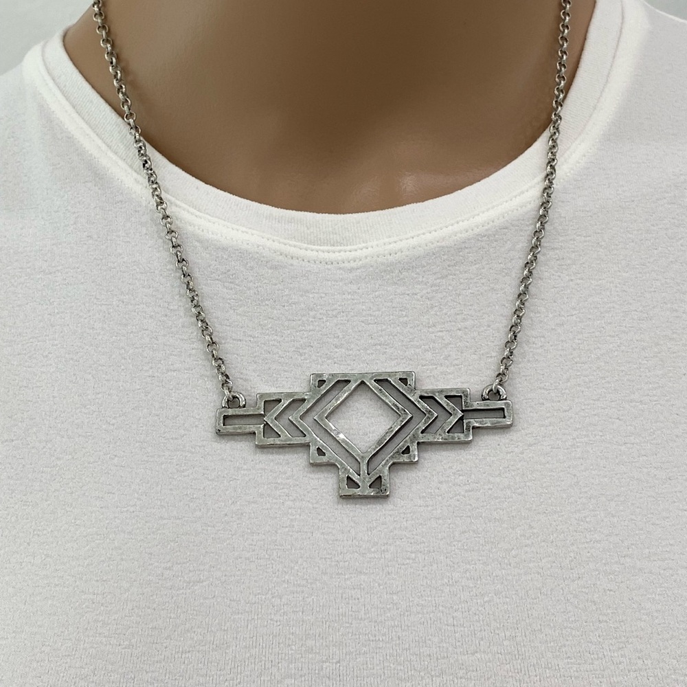 Adorable Lucky Brand Silvertone Geometric, Adjustable Necklace